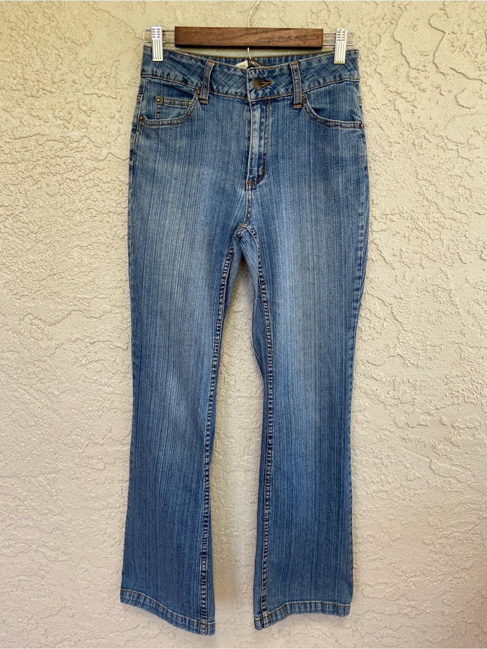 St. John’s Bay Mid Rise Stretch Flare Jeans Size 4 in Medium Blue Wash